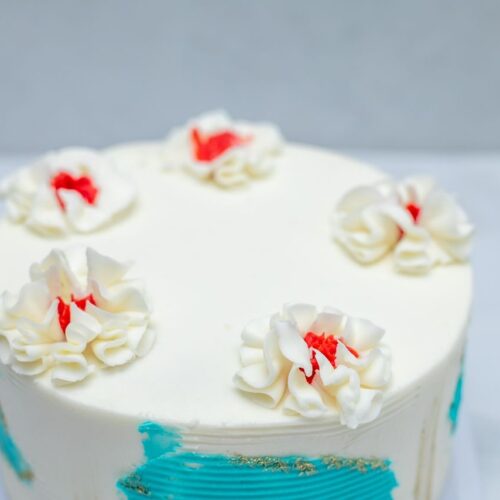 Decorated Cake Red Velvet (Size 7)